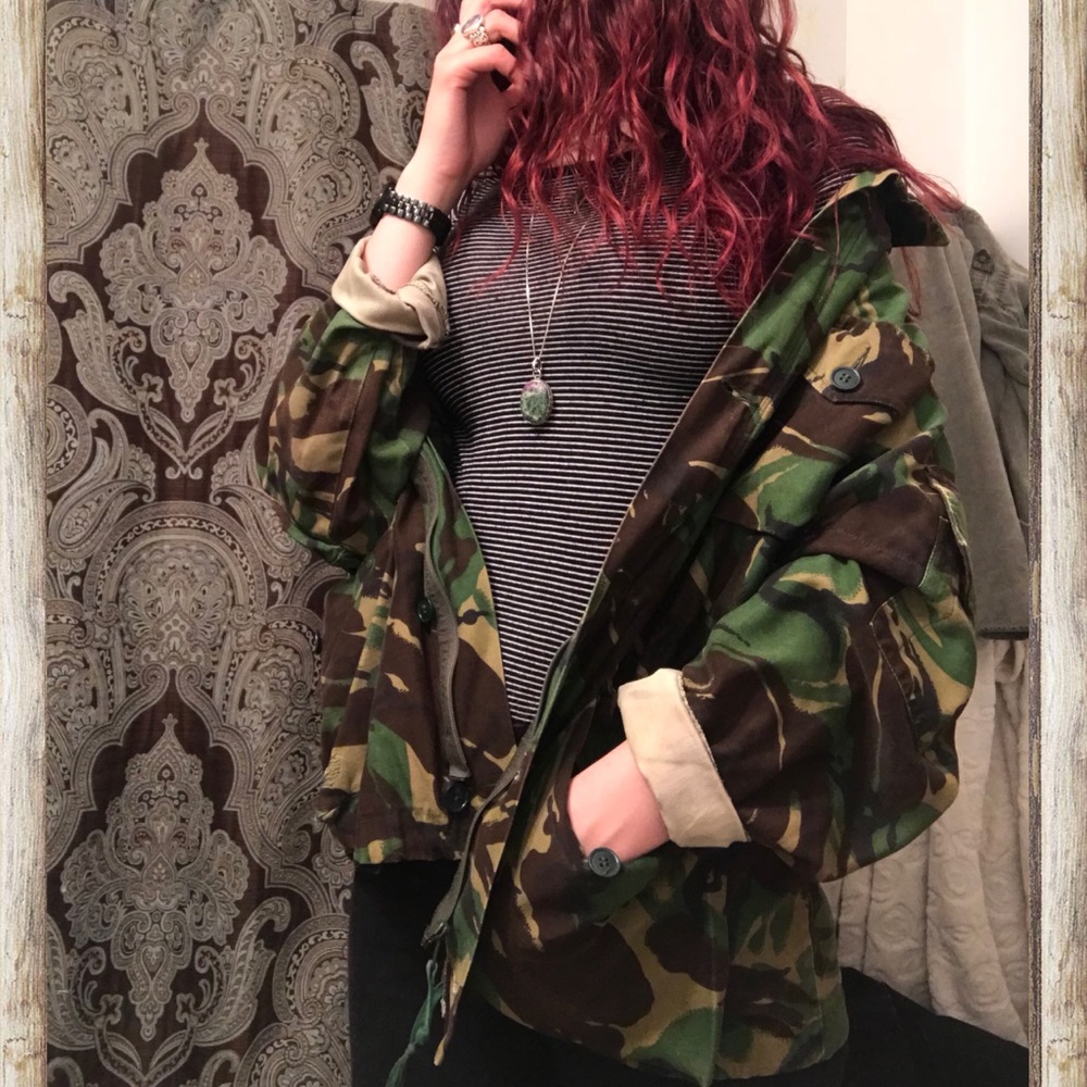 Camouflage jacket with adjustable waist